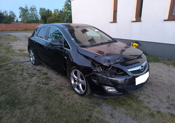 Opel Astra cena 9900 przebieg: 220000, rok produkcji 2010 z Sulmierzyce małe 92